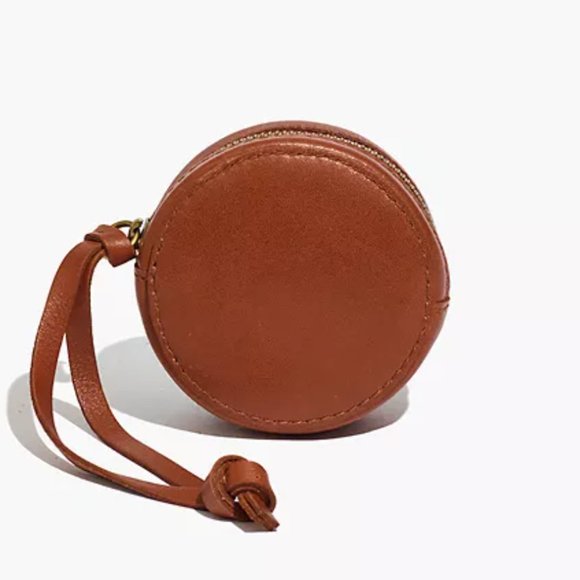 Madewell Accessories - The Earbud Circle Pouch in Leather